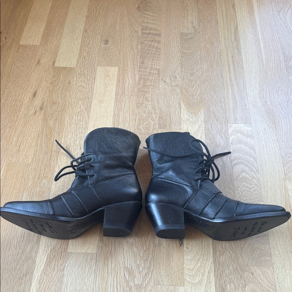 John Fluevog Black Leather Lace-Up Ankle Boots - Picture 10 of 10